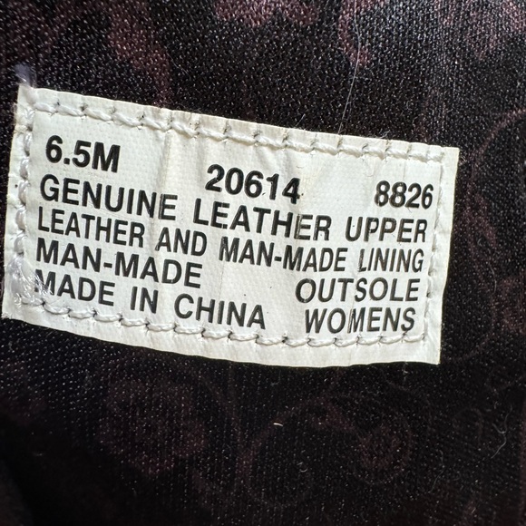 Timberland all leather high boots. Like new condition, size 6.5. - Picture 4 of 6